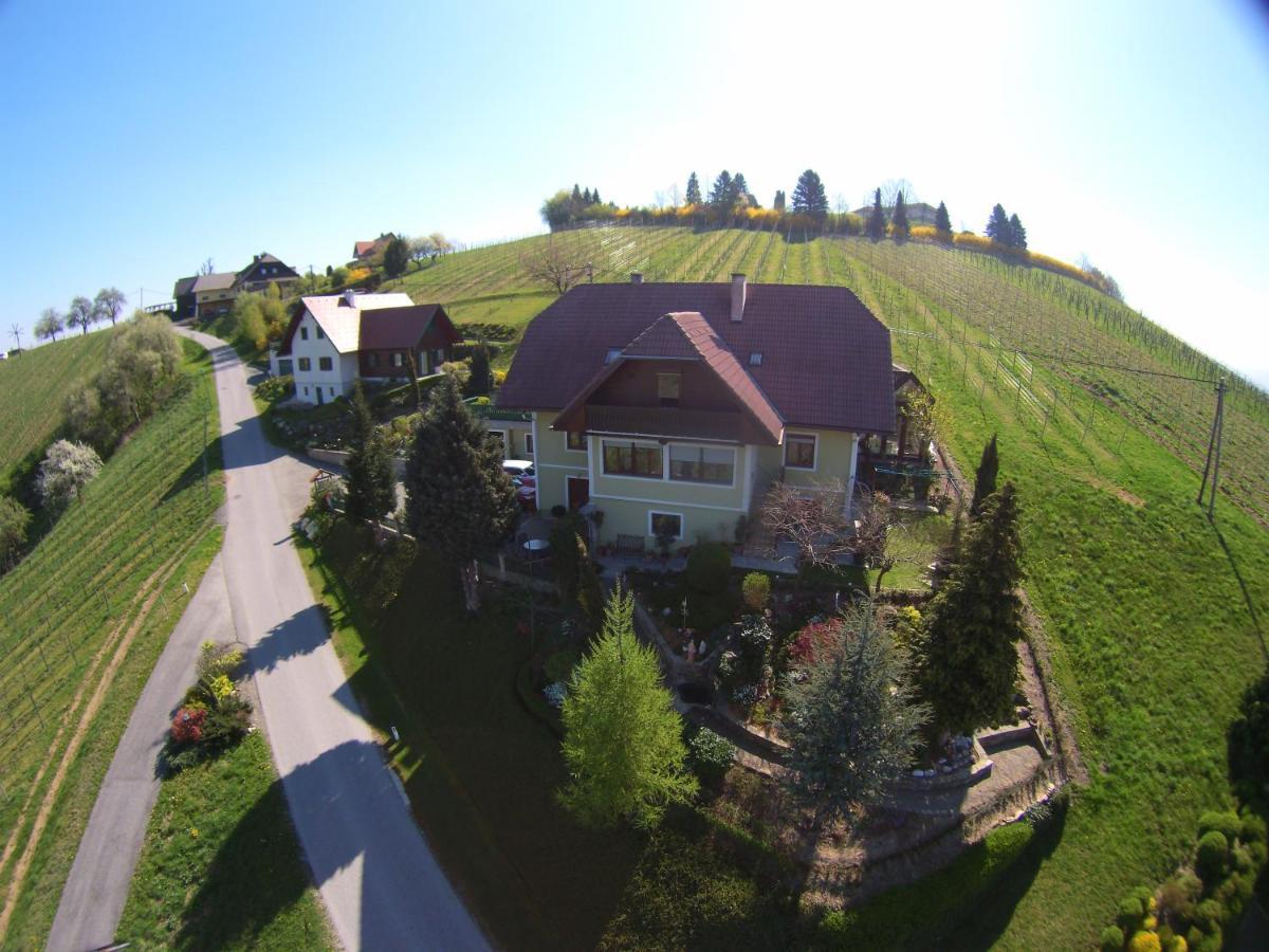 Gastehaus Kaiser Διαμέρισμα Kitzeck im Sausal Εξωτερικό φωτογραφία